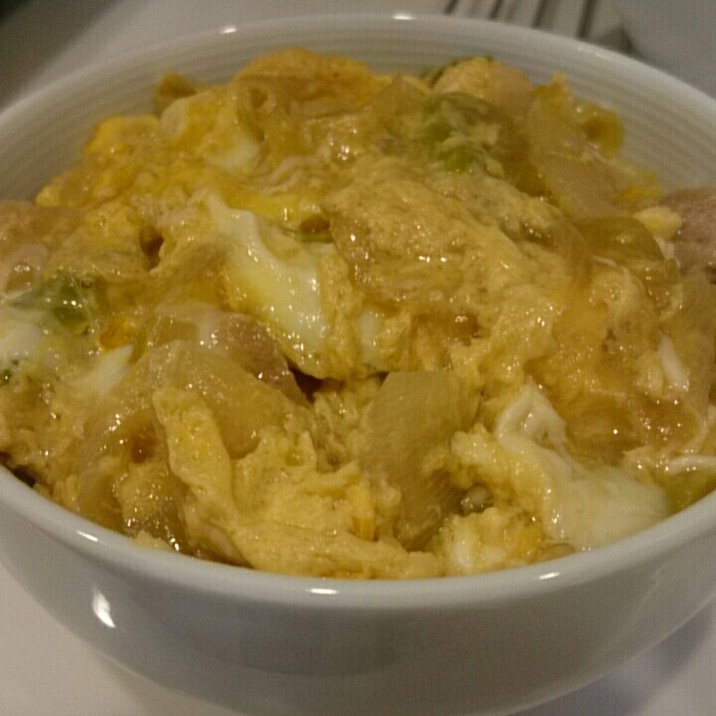 卵に片栗粉でトロッ!隠し味も♪親子丼